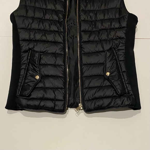 LOVE TREE Black Quilted Vest With Gold Zipper - Picture 4 of 12